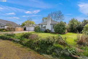 874 NE Birchwood Dr, Hillsboro, OR 97124 - Photo 2