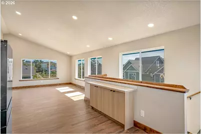 426 NW 5th St, Newport, OR 97365 - Photo 12