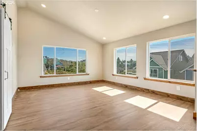 426 NW 5th St, Newport, OR 97365 - Photo 4