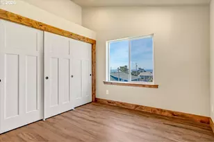 426 NW 5th St, Newport, OR 97365 - Photo 14
