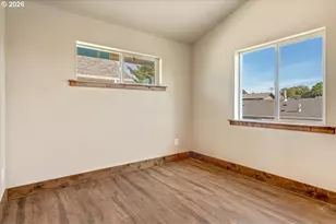 426 NW 5th St, Newport, OR 97365 - Photo 16