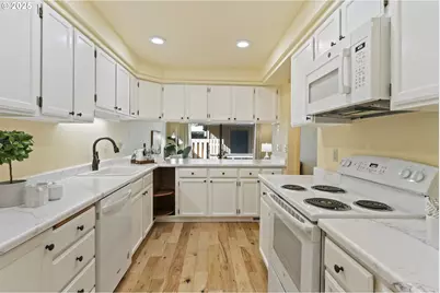 3250 SE 153rd Ave, Portland, OR 97236 - Photo 8