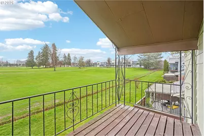 1302 NE Hogan Dr, Gresham, OR 97030 - Photo 22