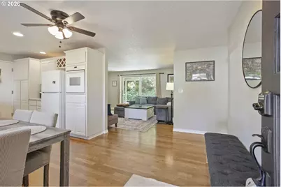 5048 SW Coronado St, Portland, OR 97219 - Photo 6