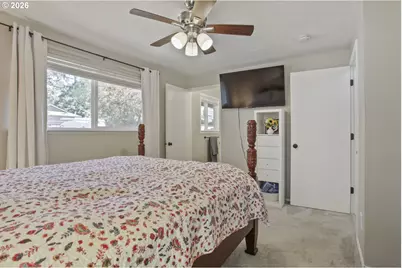 5048 SW Coronado St, Portland, OR 97219 - Photo 16