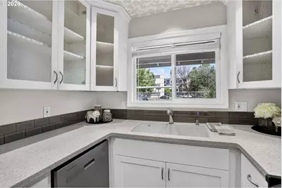 470 N Hayden Island Dr #105, Portland, OR 97217 - Photo 8