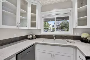 470 N Hayden Island Dr, Portland, OR 97217 - Photo 8