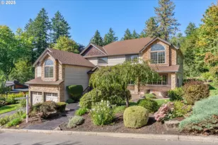 6145 SW Sweetbriar Ct, Portland, OR 97221 - Photo 2