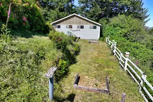27840 Thimbleberry Rd, Gold Beach, OR 97444 - Photo 32