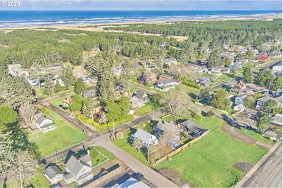 4302 L Pl, Seaview, WA 98644 - Photo 36