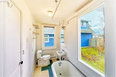 4302 L Pl, Seaview, WA 98644 - Photo 20