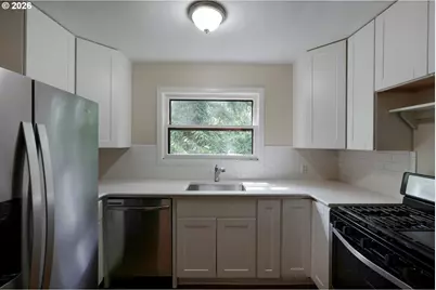 7925 SW 11th Ave, Portland, OR 97219 - Photo 16