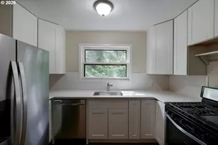 7925 SW 11th Ave, Portland, OR 97219 - Photo 16