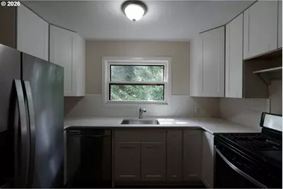 7925 SW 11th Ave, Portland, OR 97219 - Photo 14