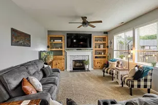 960 NE Cascadia Ridge Dr, Estacada, OR 97023 - Photo 6