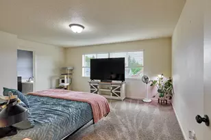 960 NE Cascadia Ridge Dr, Estacada, OR 97023 - Photo 16