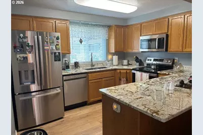 968 W L Street, Springfield, OR 97477 - Photo 8