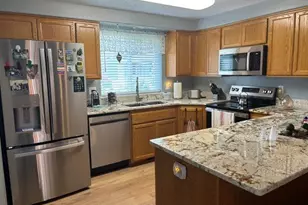 968 W L St, Springfield, OR 97477 - Photo 8