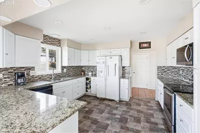 6660 Shasta Way, Klamath Falls, OR 97603 - Photo 12