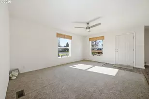 1427 31st St, Springfield, OR 97477 - Photo 6