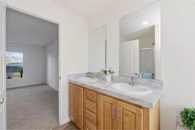 1427 31st St, Springfield, OR 97477 - Photo 22