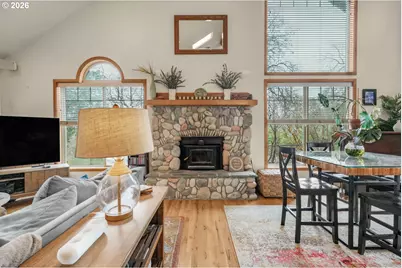 5655 Tamarack Ln, Central Point, OR 97502 - Photo 8