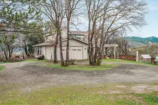 5655 Tamarack Ln, Central Point, OR 97502 - Photo 4