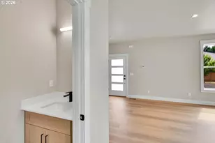 8819 SW 176th Ave, Beaverton, OR 97007 - Photo 4