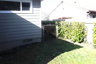 2075 Johnson St, North Bend, OR 97459 - Photo 6