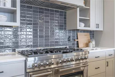 12655 NE Greenleaf Dr, Newberg, OR 97132 - Photo 10