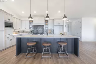 12655 NE Greenleaf Dr, Newberg, OR 97132 - Photo 8