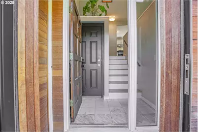 8325 SW Terwilliger Blvd, Portland, OR 97219 - Photo 6