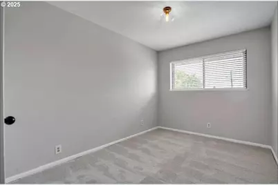 8325 SW Terwilliger Blvd, Portland, OR 97219 - Photo 10
