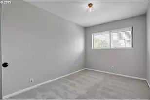 8325 SW Terwilliger Blvd, Portland, OR 97219 - Photo 10