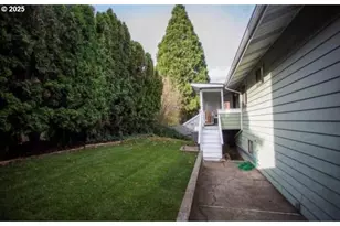 8325 SW Terwilliger Blvd, Portland, OR 97219 - Photo 18