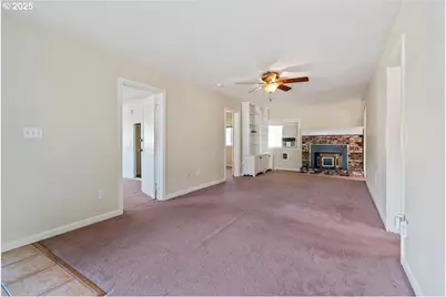 47578 School St, Oakridge, OR 97463 - Photo 2