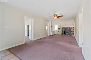 47578 School St, Oakridge, OR 97463 - Photo 2