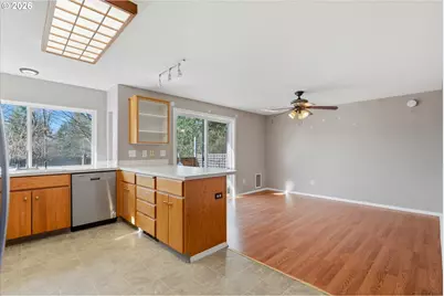 8911 NE Burton Rd, Vancouver, WA 98662 - Photo 8