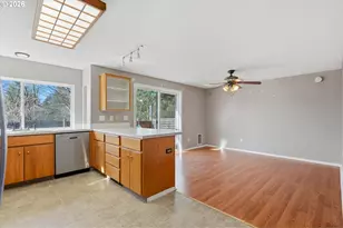 8911 NE Burton Rd, Vancouver, WA 98662 - Photo 8