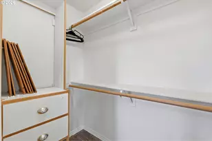 8911 NE Burton Rd, Vancouver, WA 98662 - Photo 18