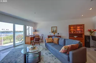 179 N Hayden Bay Dr, Portland, OR 97217 - Photo 14