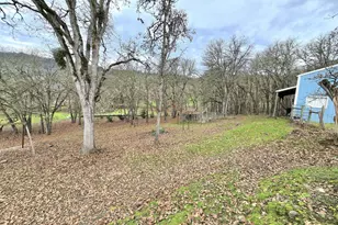 1880 Fairhill Dr, Roseburg, OR 97471 - Photo 22