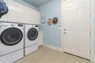 2808 Edgewater Dr, Eugene, OR 97401 - Photo 22