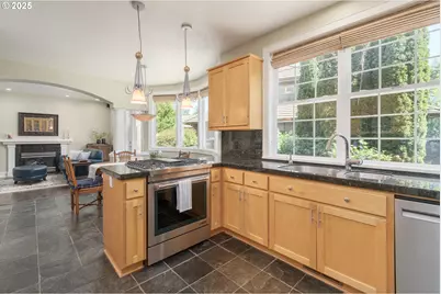 2808 Edgewater Dr, Eugene, OR 97401 - Photo 12