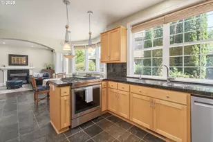 2808 Edgewater Dr, Eugene, OR 97401 - Photo 12