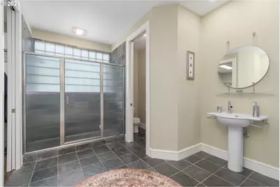 2808 Edgewater Dr, Eugene, OR 97401 - Photo 30