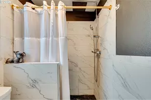 10712 NE 70th St, Vancouver, WA 98662 - Photo 18