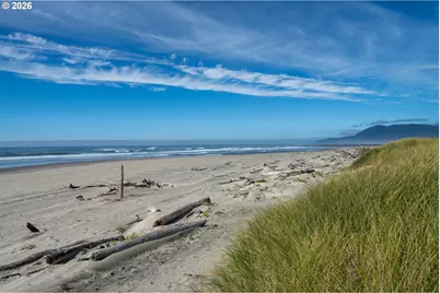26135 Beach Dr, Rockaway Beach, OR 97136 - Photo 28