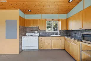 26135 Beach Dr, Rockaway Beach, OR 97136 - Photo 14