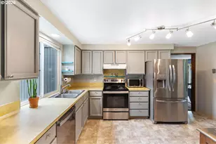 525 NW 83rd St, Vancouver, WA 98665 - Photo 14